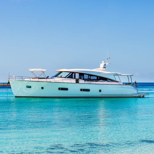 Motor-yacht de croisière - BELIZE 66 SEDAN - Riviera - de sport / offshore / traditionnel