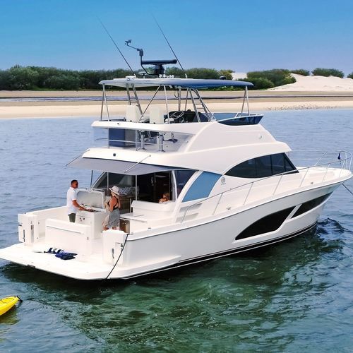 Motor-yacht de pêche - 46  - Riviera - à fly / 2 cabines