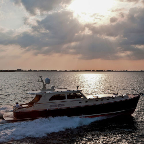 Motor-yacht de croisière - 62 - Vicem Yachts - traditionnel / lobster / à fly