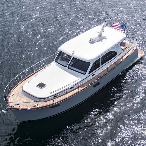 Motor-yacht de croisière - 50 - Vicem Yachts - traditionnel / hard-top / 3 cabines