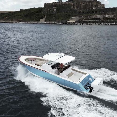 Coque open hors-bord - TM37 - Vicem Yachts - trimoteur / à console centrale / de pêche sportive