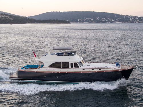 Motor-yacht de croisière - 82 - Vicem Yachts - traditionnel / à fly / 3 cabines