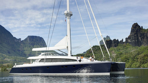 Sailing-superyacht catamaran - QUINTESSENTIAL - Warwick Yacht Design - de croisière / 4 cabines / à fly
