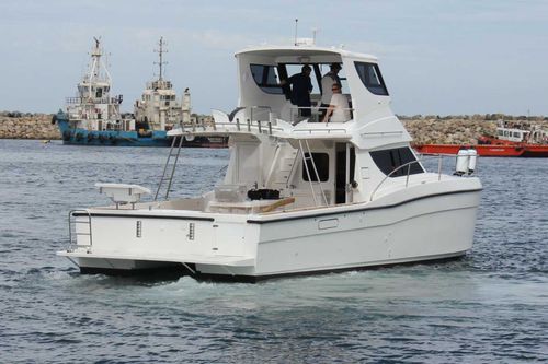 Vedette catamaran - 350 Sportscruiser - LeisureCat - in-bord / diesel / bimoteur