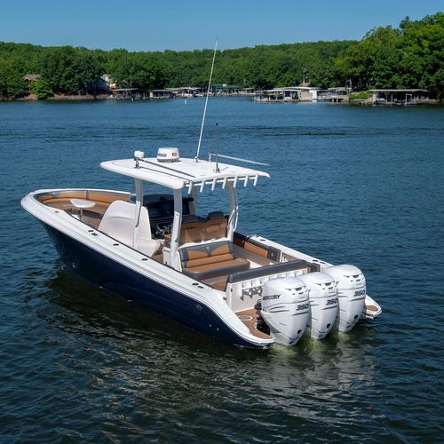 Coque open hors-bord - 39NX - Fountain Powerboats - trimoteur / à console centrale / de pêche sportive