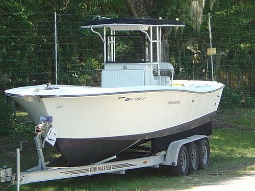 Coque open in-bord - 26' Sport Fish - Newton Boats - à moteur diesel / à console centrale / de pêche sportive