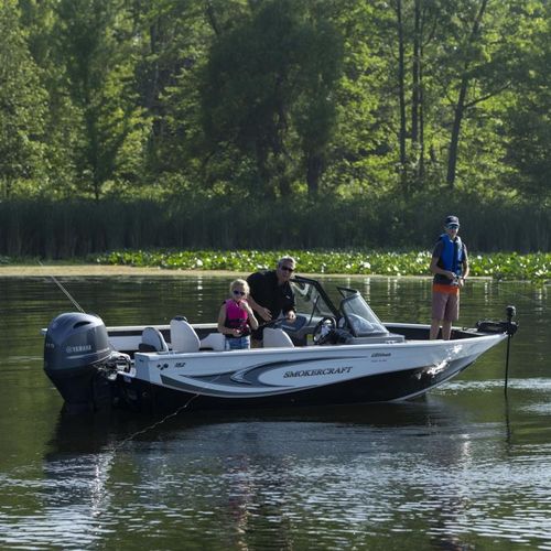 Bay boat hors-bord - ULTIMA LEGACY 182 - Smoker Craft - à double console / open / bow-rider