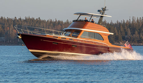 Motor-yacht de croisière - HOOD 57 LM - Lyman Morse - à fly / 2 cabines / sur mesure