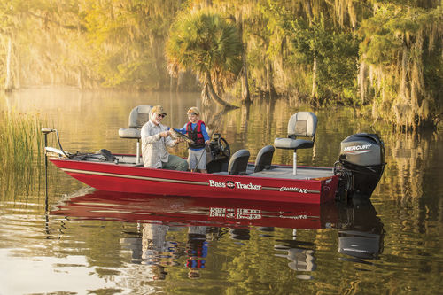 Bass boat hors-bord - CLASSIC XL - Tracker - à double console / open / de pêche sportive