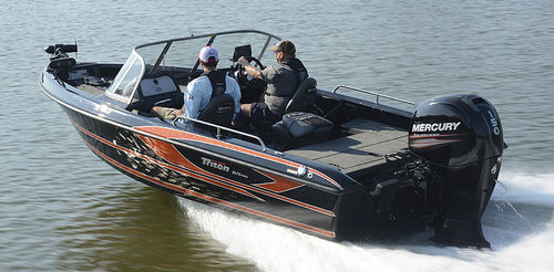 Bay boat hors-bord - 186 FISHUNTER - Triton Boats - à double console / de pêche sportive
