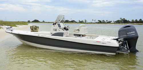 Bay boat hors-bord - 220 LTS PRO - Triton Boats - à console centrale / de pêche sportive / max. 7 personnes