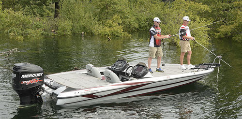 Bass boat hors-bord - 22 TRX - Triton Boats - à double console / de pêche sportive