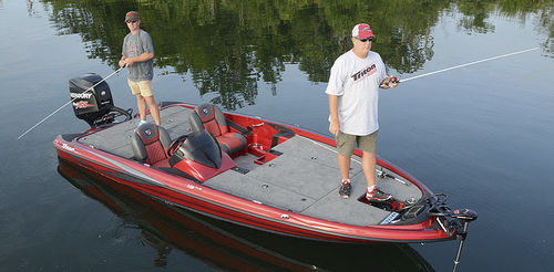 Bass boat hors-bord - 19 TRX - Triton Boats - à console latérale / de pêche sportive