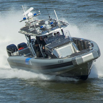 Bateau de surveillance - SAFE 41 - Safe Boats - hors-bord / en aluminium / bateau pneumatique semi-rigide