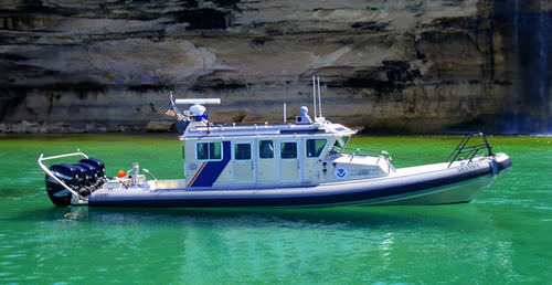 Bateau de surveillance - SAFE 38 - Safe Boats - hors-bord / en aluminium / bateau pneumatique semi-rigide