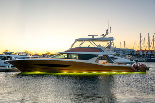 Motor-yacht de pêche - 670 LXF - Scout Boats - de croisière / rapide / à fly