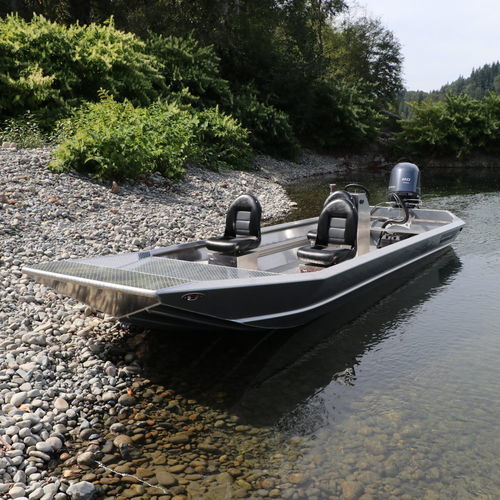 Jon boat hors-bord - ALASKAN LT - Wooldridge - open / à console centrale / de pêche sportive