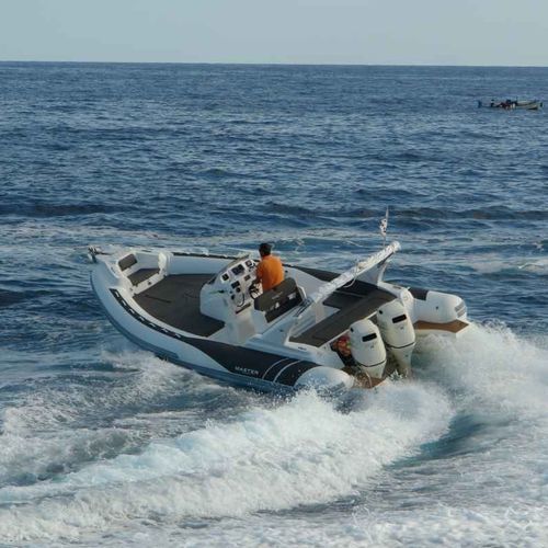 Bateau pneumatique hors-bord - 855 - Master - semi-rigide / à console centrale / open