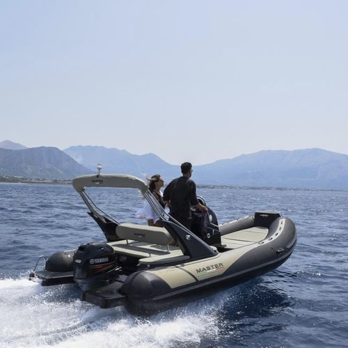 Bateau pneumatique in-bord - 540 Summer - Master - semi-rigide / à console centrale / open