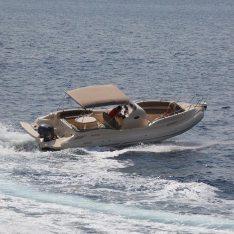 Bateau pneumatique hors-bord - DOLCE VITA - Mostro - semi-rigide / à console latérale / max. 10 personnes