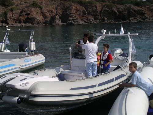 Bateau pneumatique hors-bord - CORVETTE 68  - Mostro - semi-rigide / à console latérale / max. 10 personnes