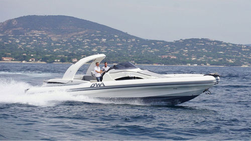 Bateau pneumatique in-bord - 40 WL - BWA - bimoteur / semi-rigide / open