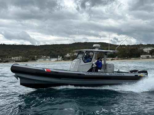 Bateau professionnel in-bord - 1000 RAFALE - Sillinger - en aluminium / en polyester / semi-rigide