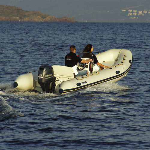 Bateau pneumatique hors-bord - FALCON 450 - Brig - semi-rigide / open / à console latérale
