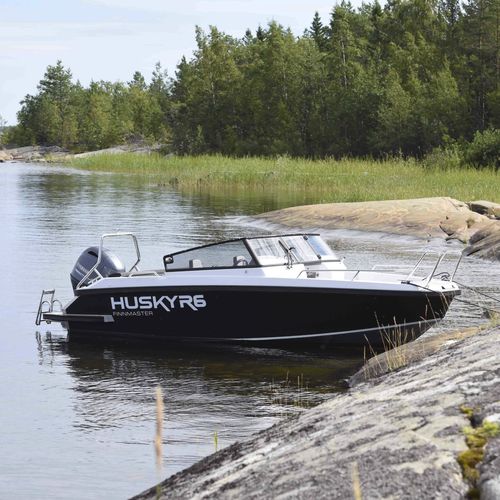 Runabout hors-bord - HUSKY R6 - Finnmaster Boats Oy - à double console / bow-rider / open