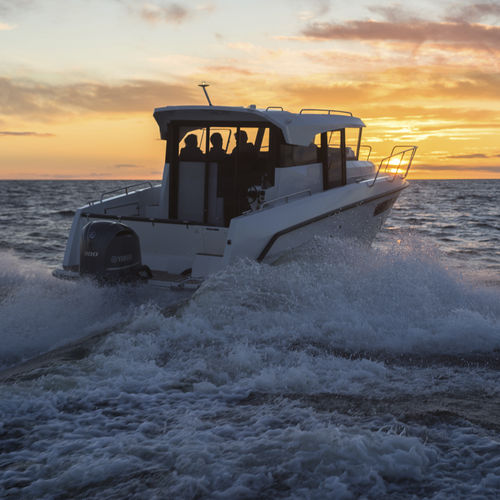 Walkaround hors-bord - PILOT 8 - Finnmaster Boats Oy - bimoteur / avec timonerie / de pêche sportive