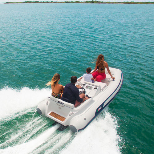 Bateau pneumatique in-bord - ABJET 330 - AB Inflatables - semi-rigide / open / à console latérale