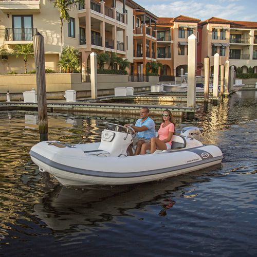 Bateau pneumatique hors-bord - Generation 400 DLX - Walker Bay Boats - semi-rigide / à console centrale / open