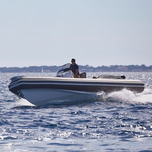 Bateau pneumatique hors-bord - CLUBMAN 24 - Joker Boat - semi-rigide / open / à console centrale