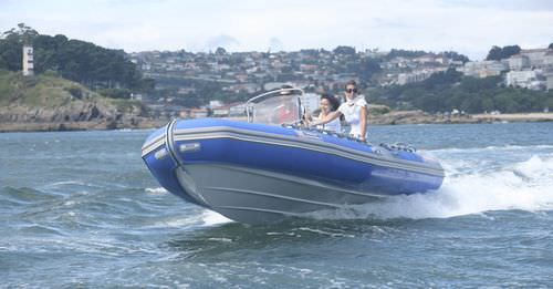 Bateau utilitaire - WB-620 - Narwhal - hors-bord / bateau pneumatique semi-rigide