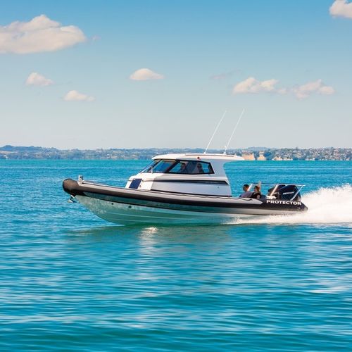 Bateau pneumatique hors-bord - 310 TARGA - Rayglass Boats - bimoteur / semi-rigide / à cockpit fermé