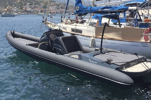 Bateau pneumatique in-bord - Serket 98i - Scorpion RIBS - semi-rigide / à console centrale / bain de soleil