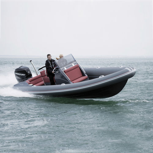 Bateau pneumatique hors-bord - Serket 78 - Scorpion RIBS - semi-rigide / à console centrale