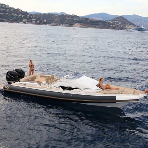 Bateau pneumatique hors-bord - Prince 33 - Nuova Jolly - bimoteur / semi-rigide / à console centrale