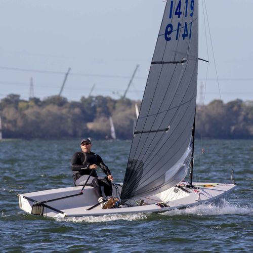 Dériveur solitaire - Phantom - Ovington - de régate / cat boat