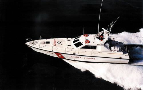 Bateau de surveillance - V5000 - Rodriquez - in-bord hydrojet