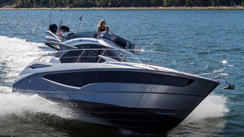 Vedette in-bord - 360 FLY - Galeon - bimoteur / à fly / max. 10 personnes