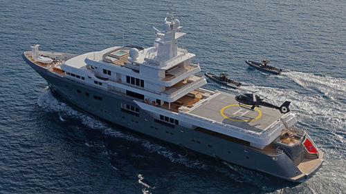 Mega-yacht de croisière - M/Y PLANET NINE - Admiral yachts - explorer / raised pilothouse / 12 cabines