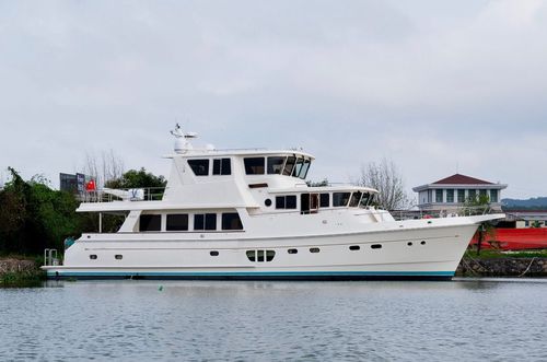 Motor-yacht de croisière - Selene 72 - Selene - trawler / à fly fermé / 6 cabines