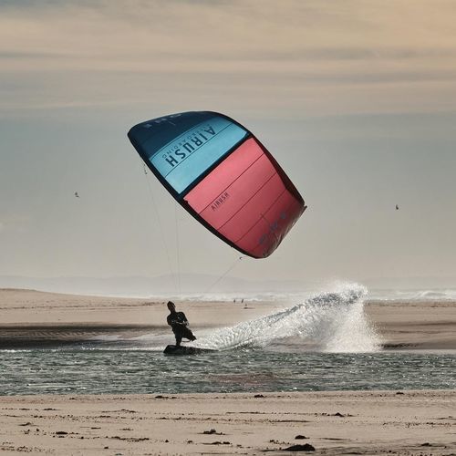 Aile de kitesurf hybride - ONE - Airush - delta / rapide
