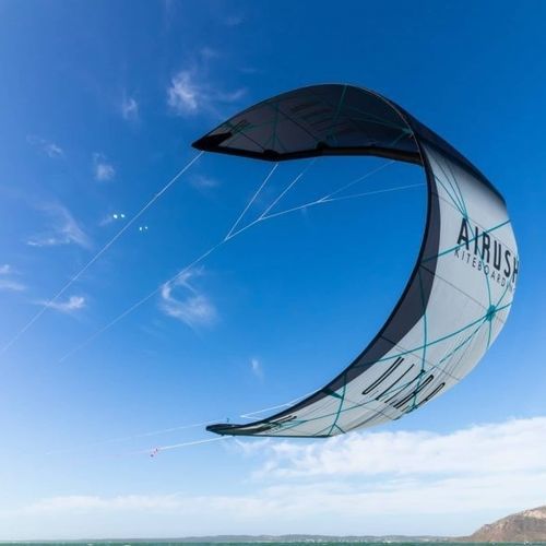 Aile de kitesurf C-shape - ULTRA TEAM - Airush - à caissons / de freeride