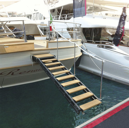 Échelle pour bateau - SI 405 F - Besenzoni SpA - escamotable / d'embarquement / de poupe
