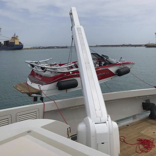 Grue pour yacht - G 370 - Besenzoni SpA - pour bateau / télescopique / hydraulique