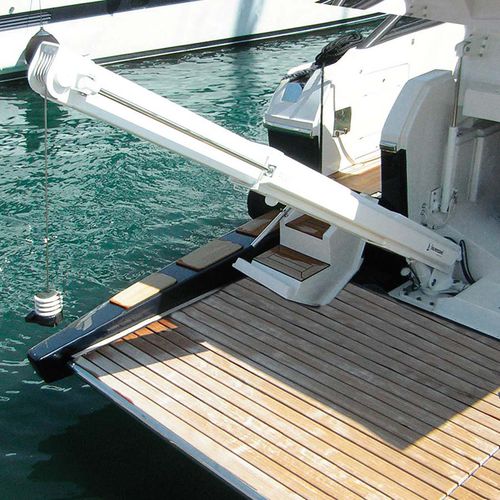 Bossoir pour yacht - G 404 - Besenzoni SpA - hydraulique / télescopique / en inox