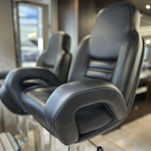 Siège pilote - P 416 F PRESIDENT - Besenzoni SpA - pour yacht / avec accoudoirs / ajustable