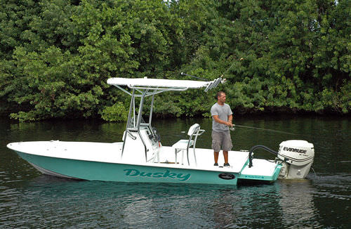Bay boat hors-bord - 218 RL - Dusky Marine - à console centrale / de pêche sportive